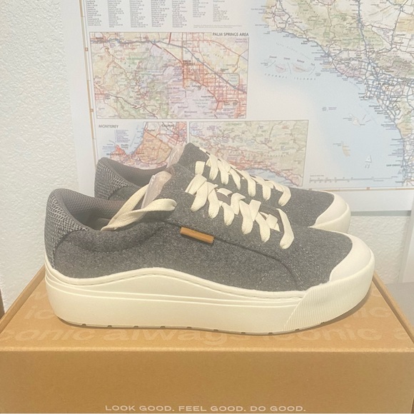 DrScholl’s tennis Shoes - Picture 4 of 7